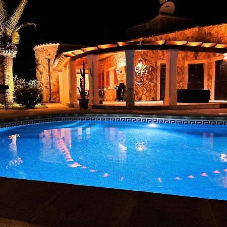 Villa Sanchez In Strandnahe Mit Pool, Jacuzzi, Klima, Wifi, Gas Bbq Santanyí Esterno foto