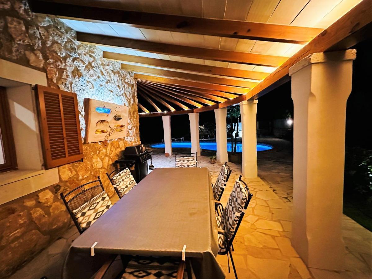 Villa Sanchez In Strandnahe Mit Pool, Jacuzzi, Klima, Wifi, Gas Bbq Santanyí Esterno foto