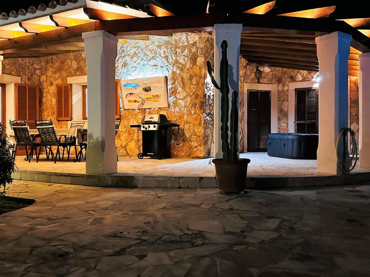 Villa Sanchez In Strandnahe Mit Pool, Jacuzzi, Klima, Wifi, Gas Bbq Santanyí Esterno foto