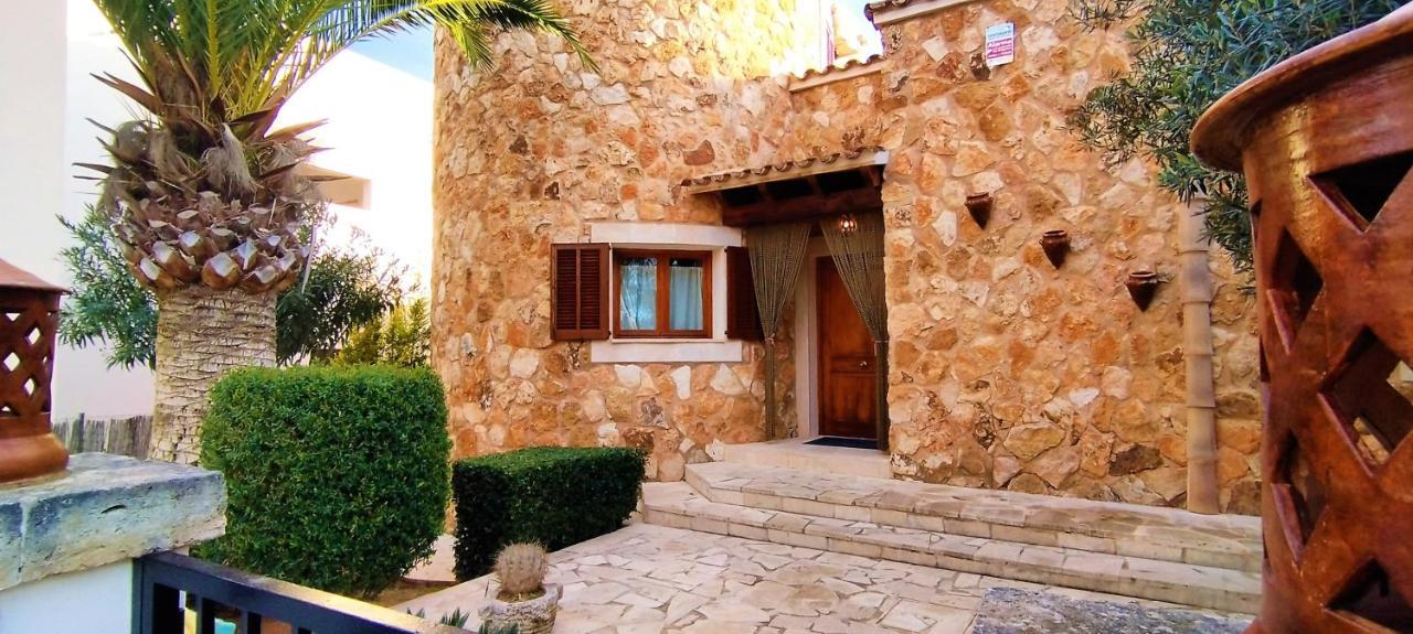 Villa Sanchez In Strandnahe Mit Pool, Jacuzzi, Klima, Wifi, Gas Bbq Santanyí Esterno foto