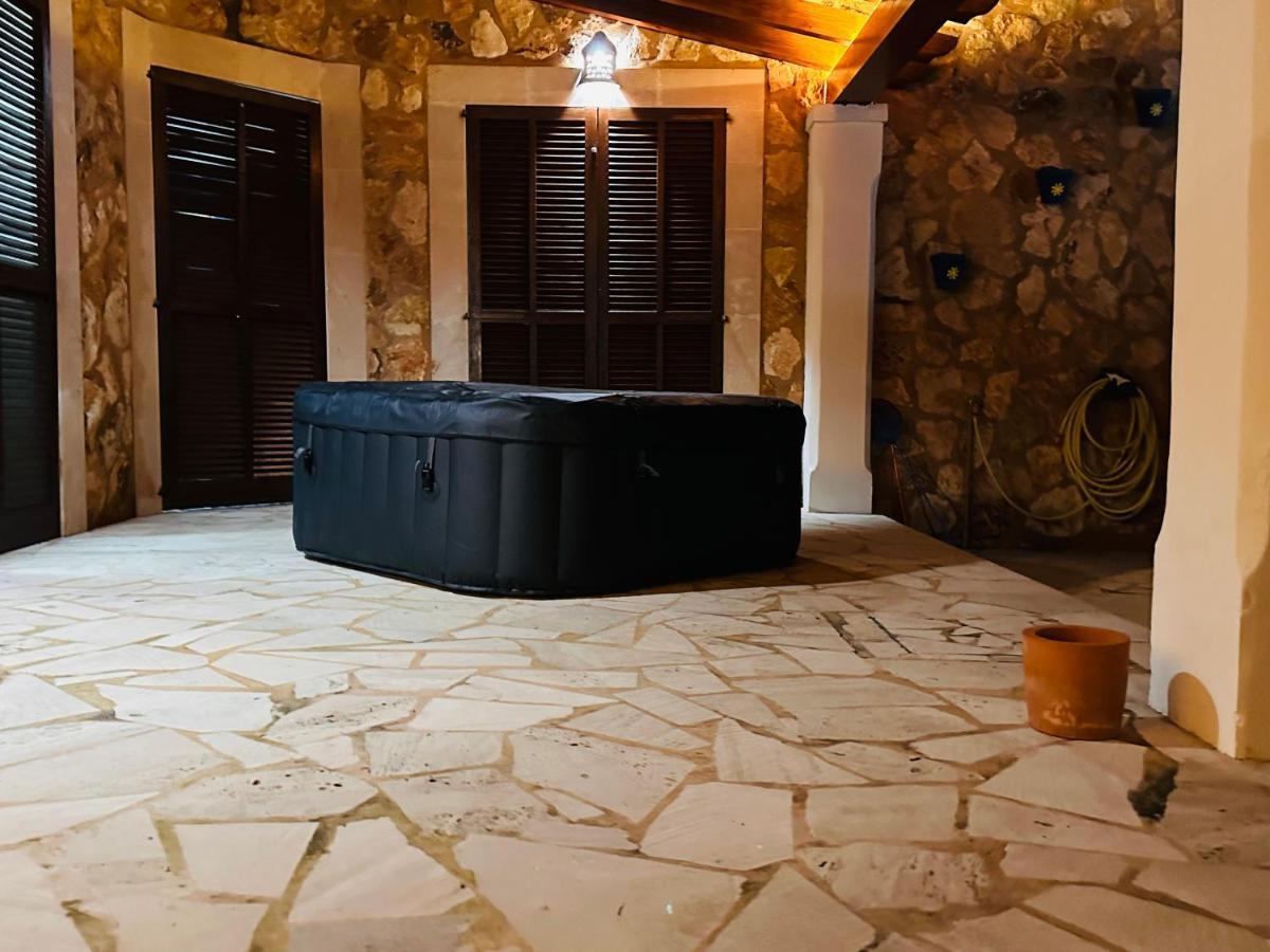 Villa Sanchez In Strandnahe Mit Pool, Jacuzzi, Klima, Wifi, Gas Bbq Santanyí Esterno foto